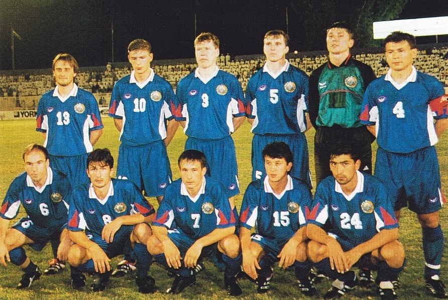 Uzbekistan-1999-GRAND-SPORT-away-kit-blue-blue-blue-line-up_1