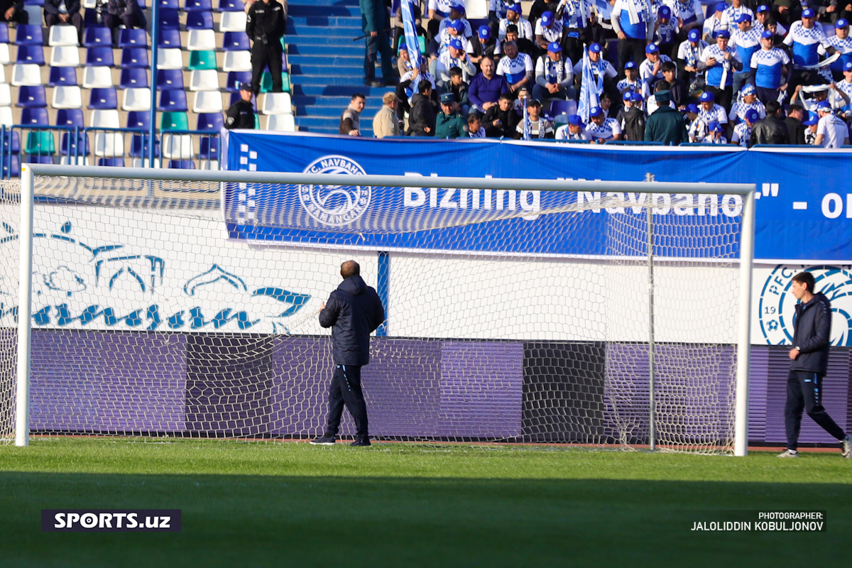 Birinchi o yinga tayyor. Насаф стадиони сиғими. Стадион Марказий навбахор. Qarshi Nasaf stadioni. Navbahor stadioni.