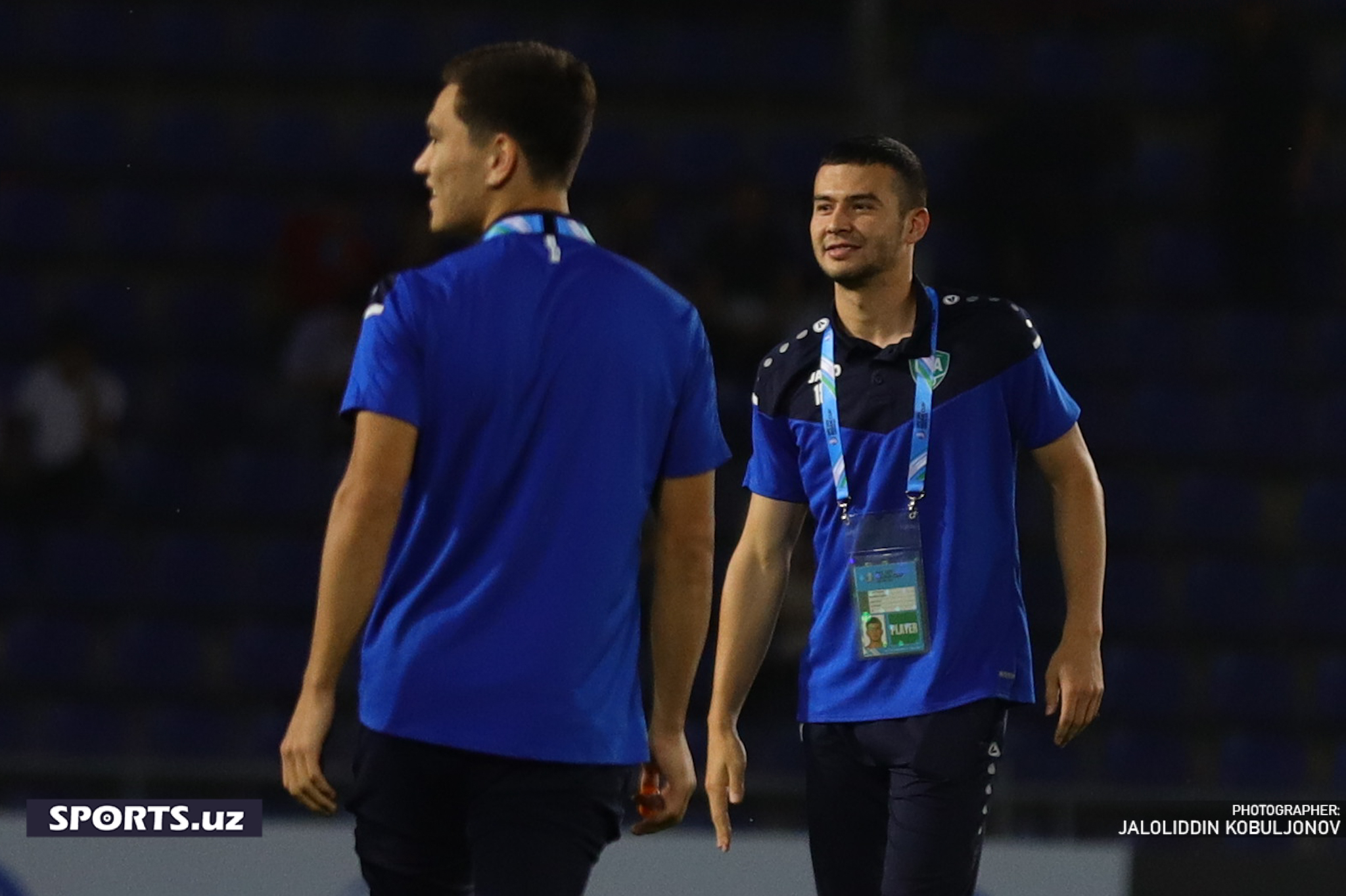 U23 Uzbekistan - Iran futbolchilar stadionda