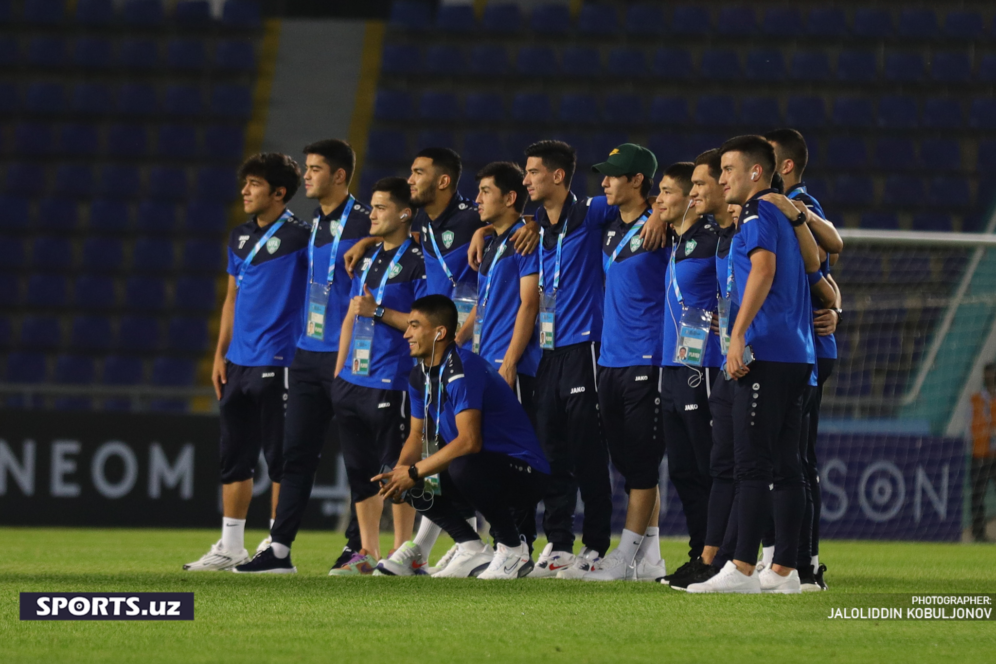 U23 Uzbekistan - Iran futbolchilar stadionda