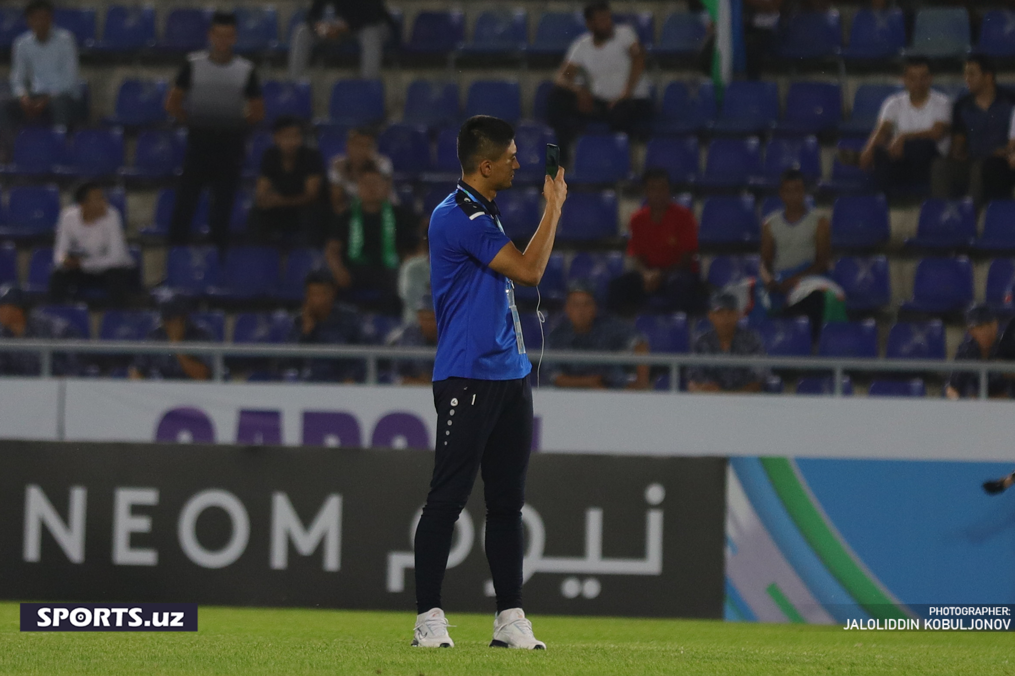 U23 Uzbekistan - Iran futbolchilar stadionda