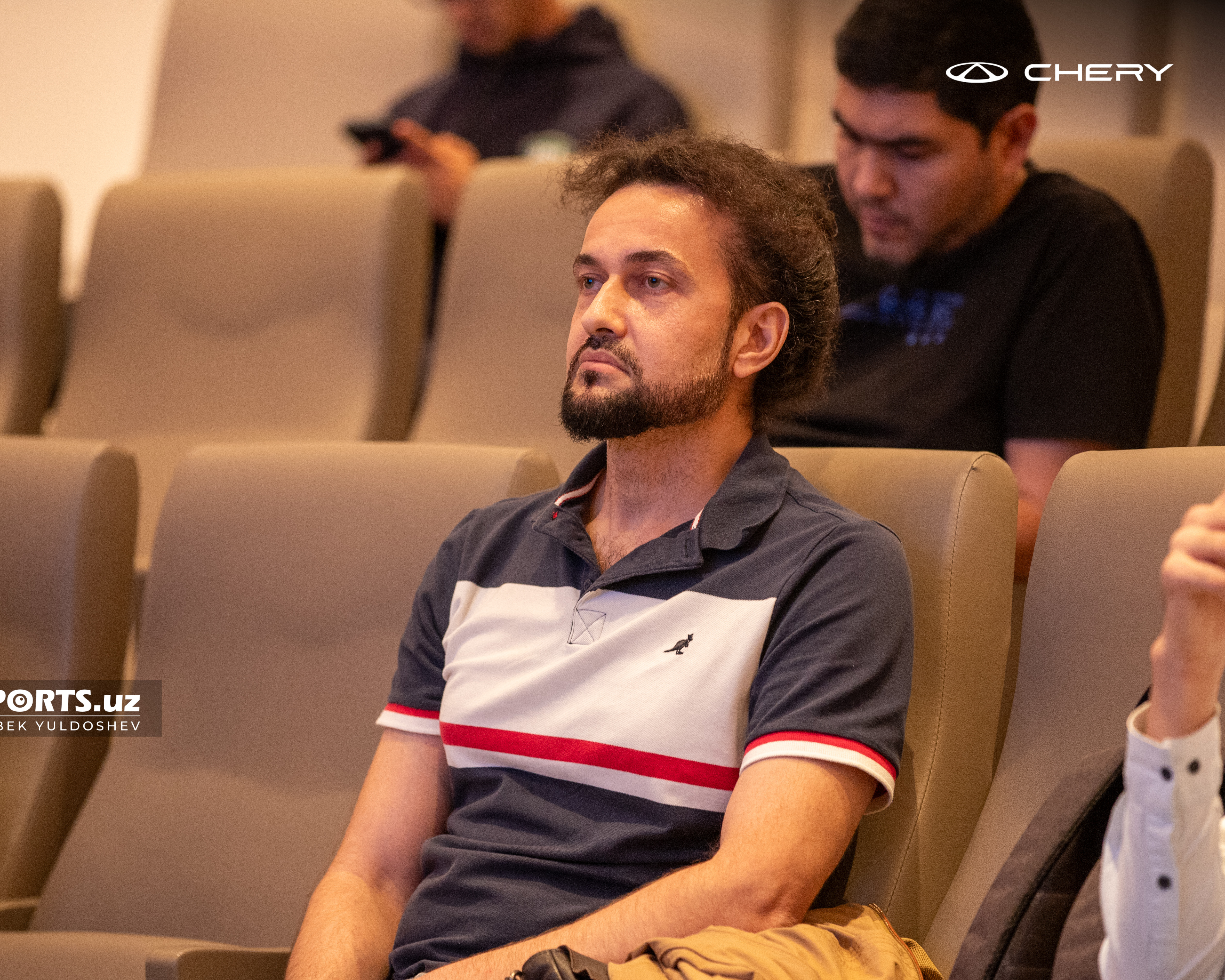 Ислом Исмоилов билан матбуот анжумани