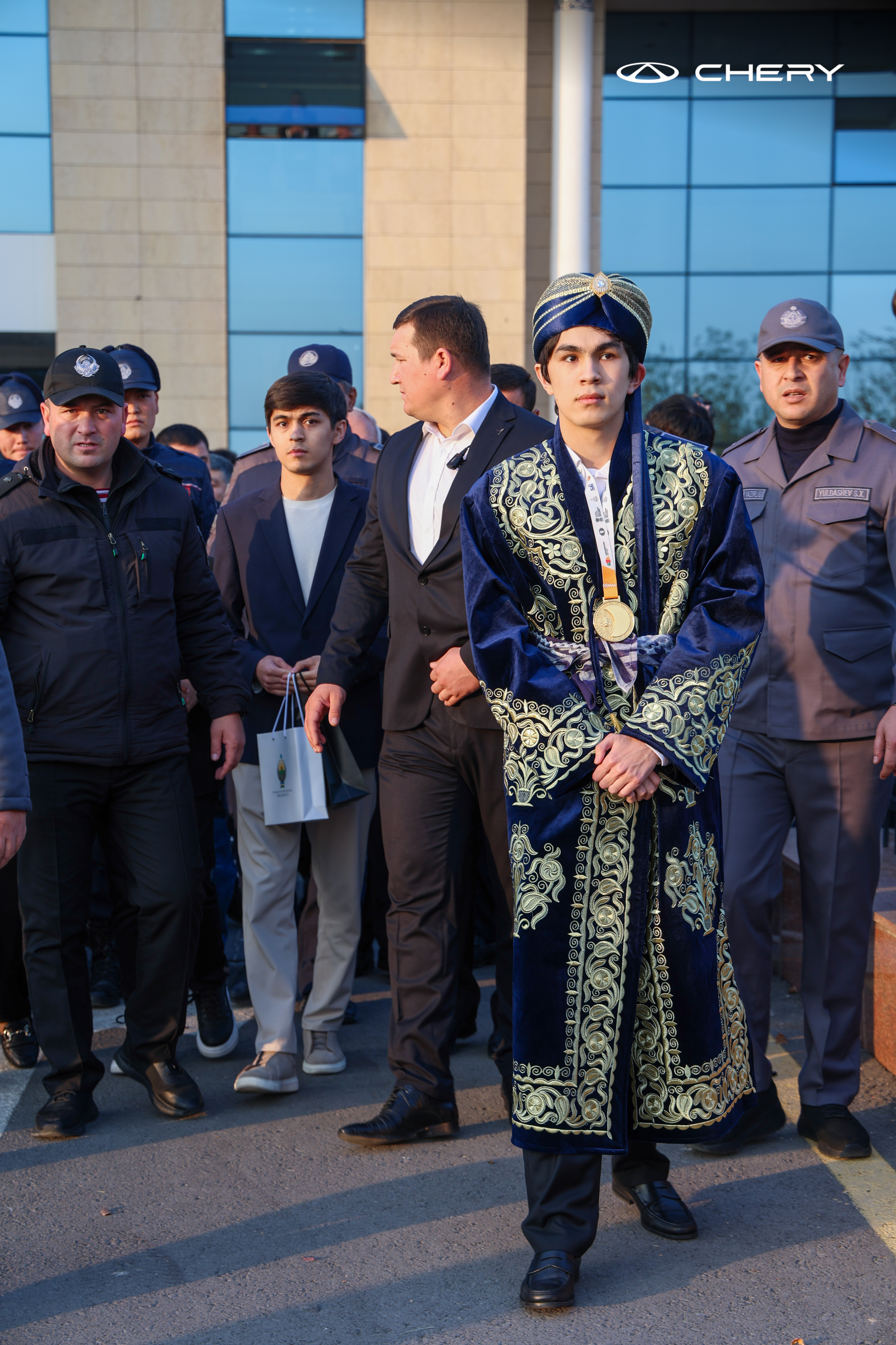 Жаҳон кубоги. Синдаров аэропорт