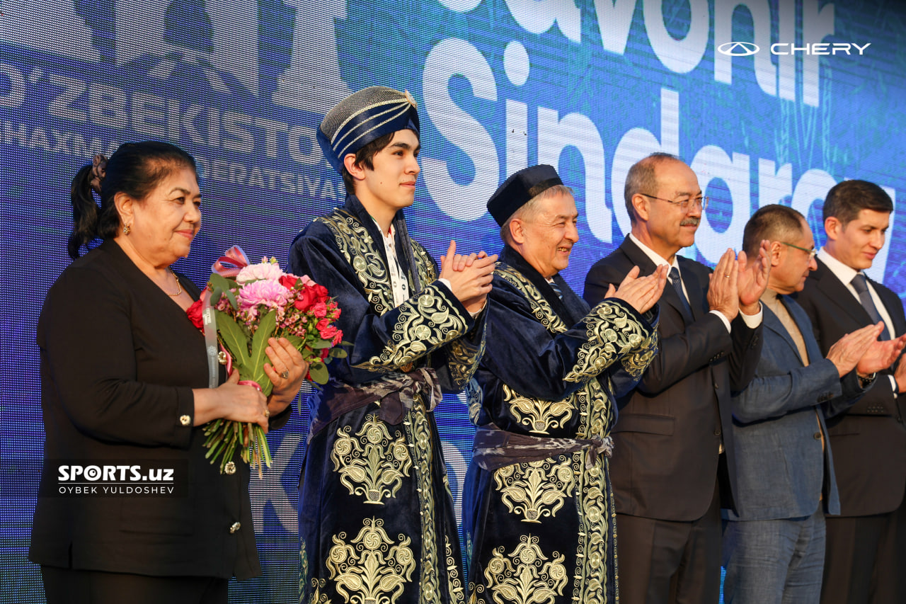 Жаҳон кубоги. Синдаров аэропорт