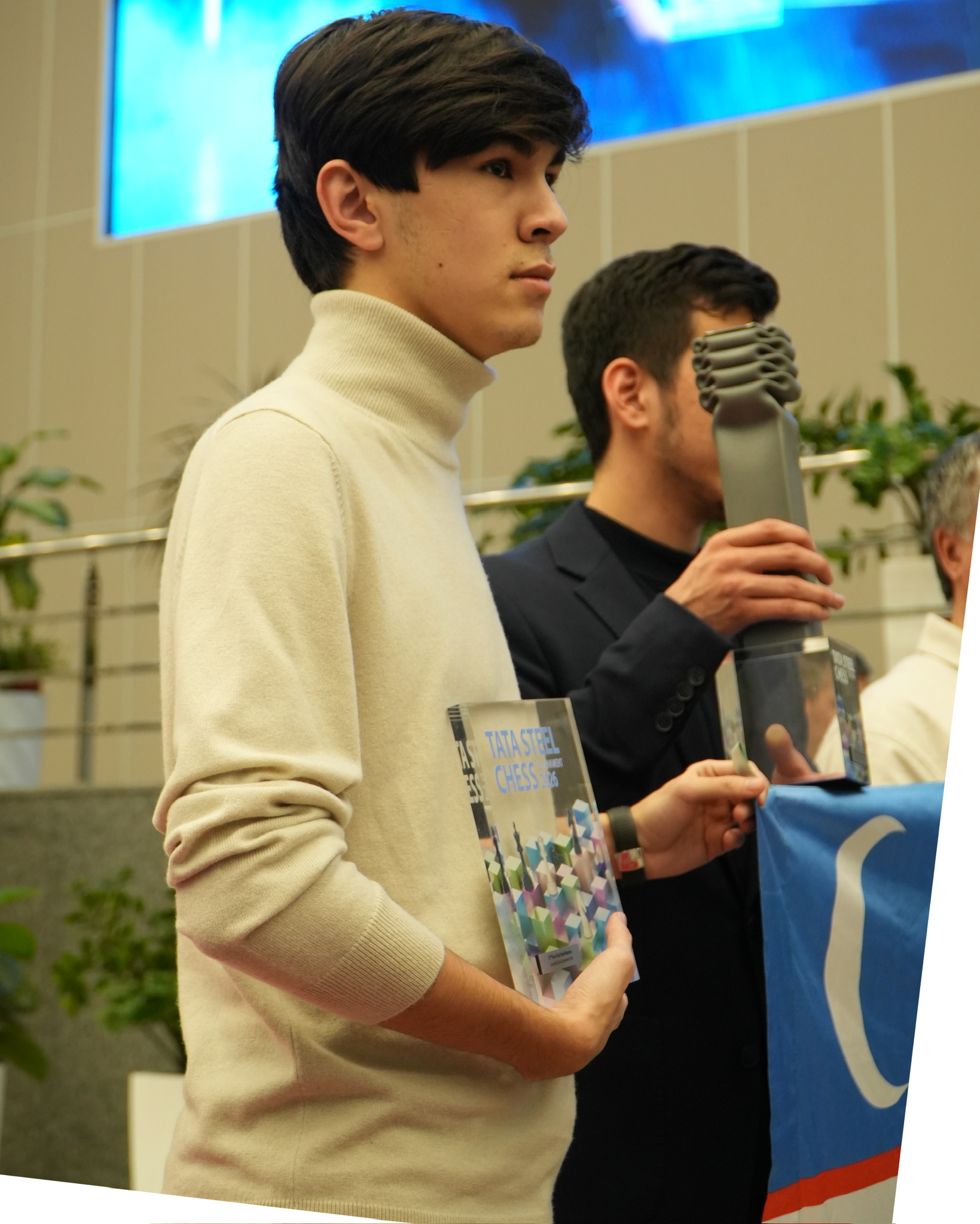 Нодирбек Абдусатторов ва Жавоҳир Синдаров аэропорт