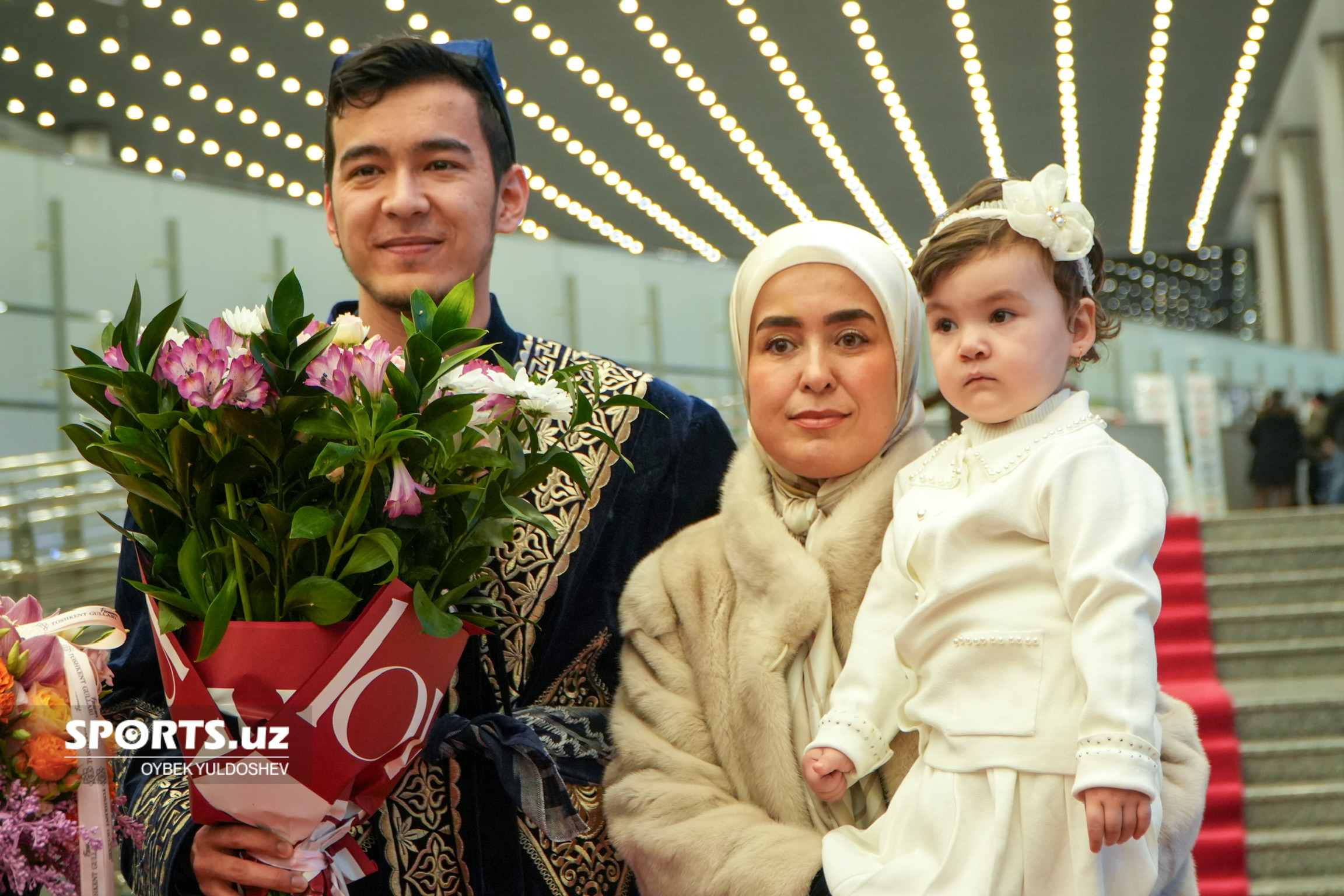 Нодирбек Абдусатторов ва Жавоҳир Синдаров аэропорт