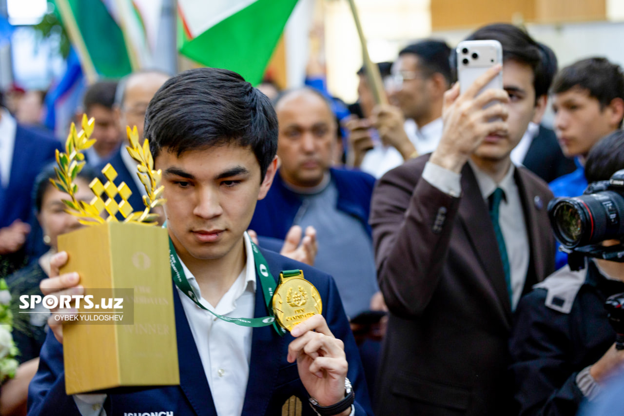 Жавоҳир Синдаров кутиб олиниши