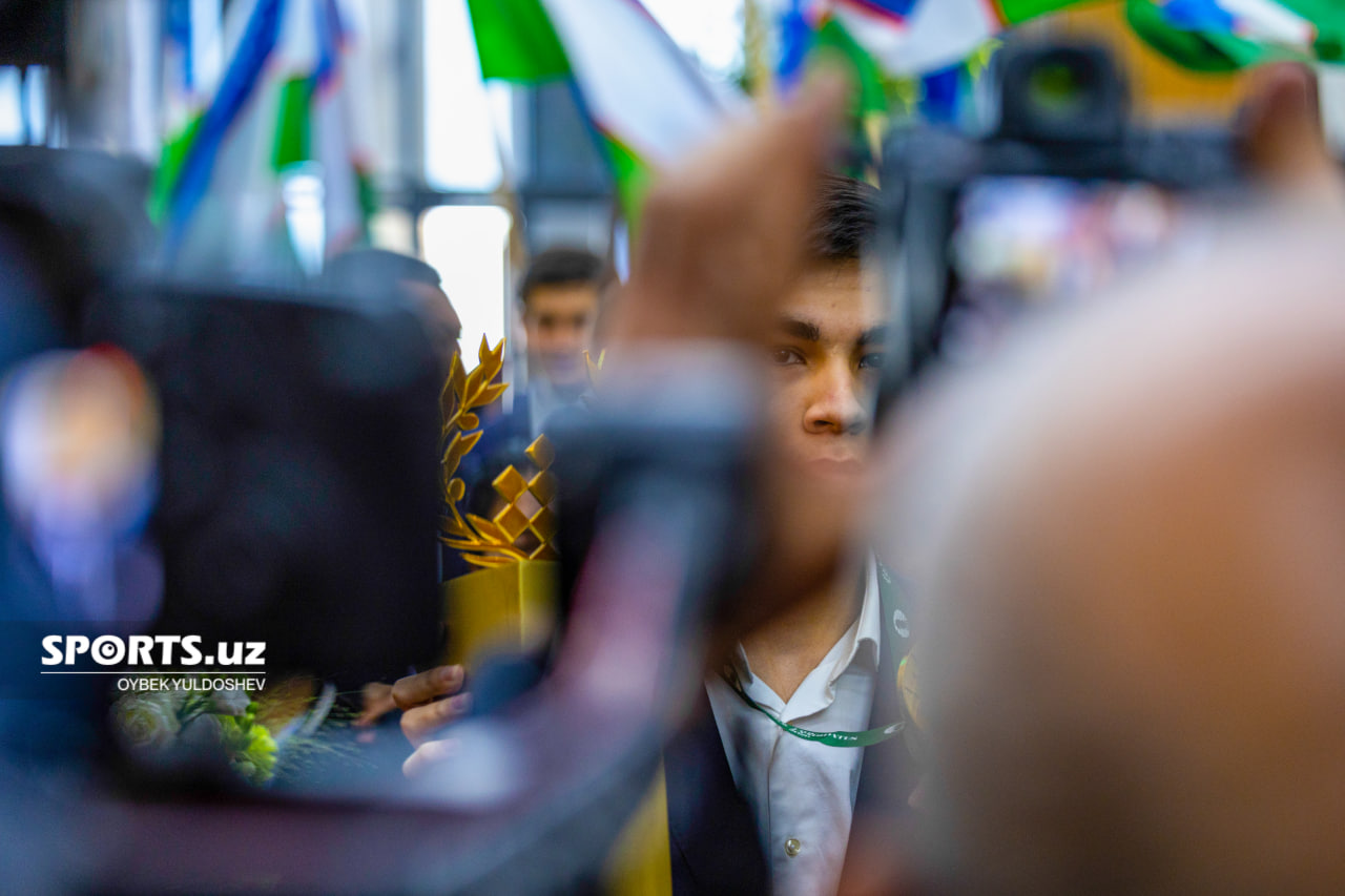 Жавоҳир Синдаров кутиб олиниши