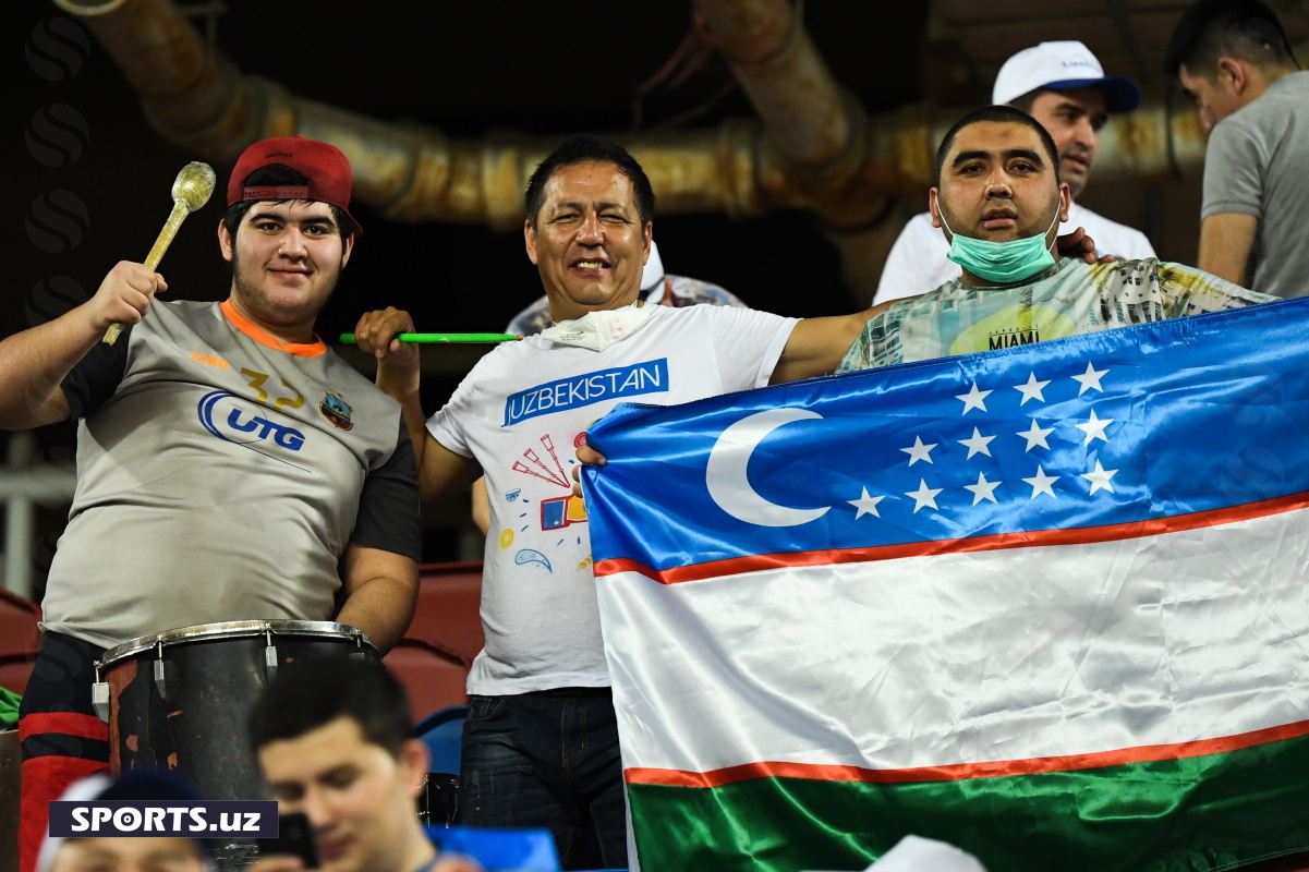 aus_uzb fans