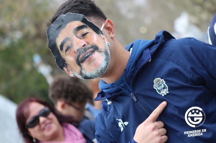 Maradona sign1